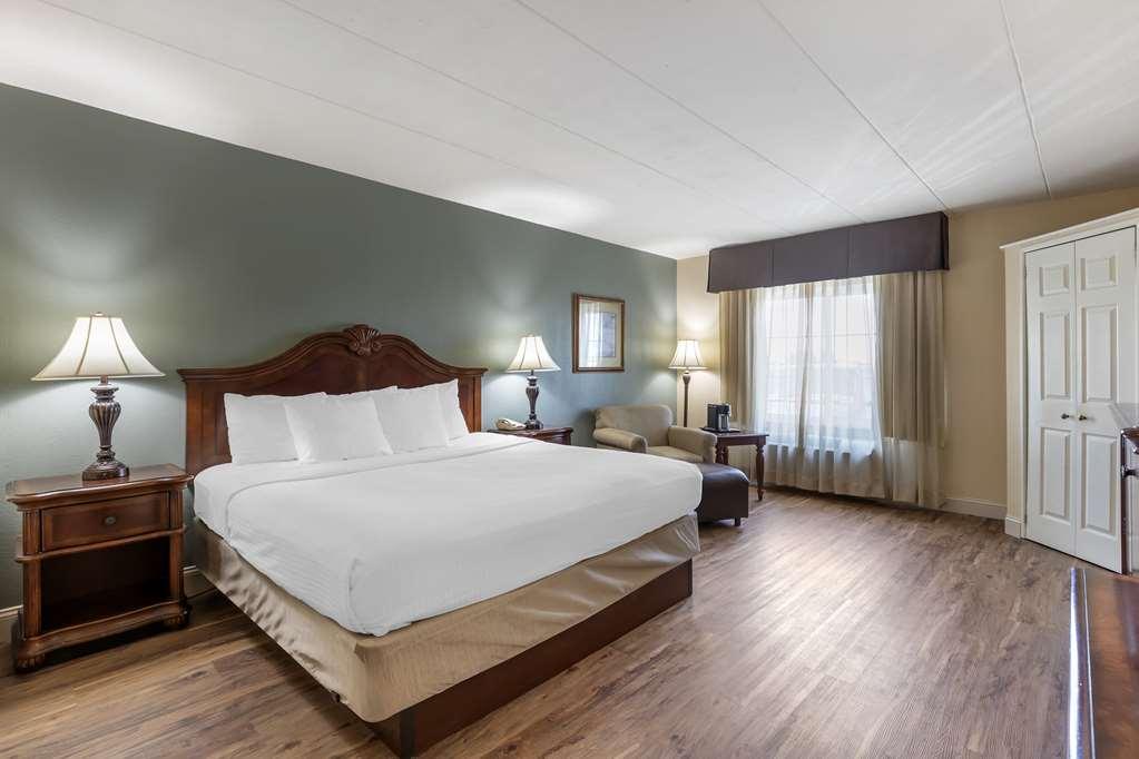 Best Western Plus Steeplegate Inn Davenport Rum bild